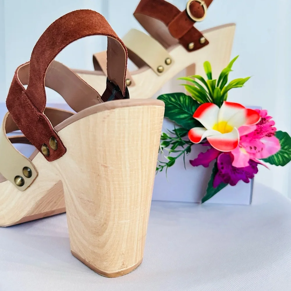 CHINESE LAUNDRY ~ Brown and Cream Suede 4” Platform Sandals w/Woodgrain Heels
